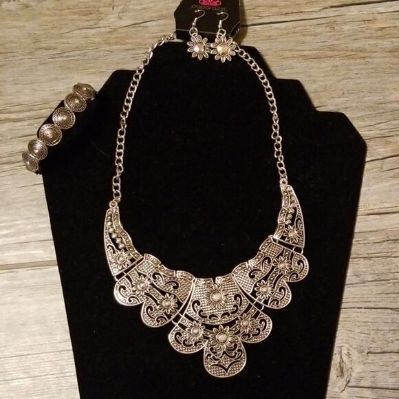 🍹3 for$30🍹Silver Statement Set - Picture 1 of 3